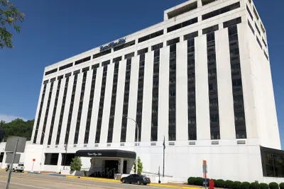 Photo 2 - Capital Plaza Hotel