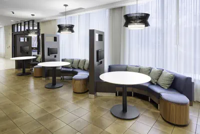 Photo 3 - Courtyard By Marriott Shelton
