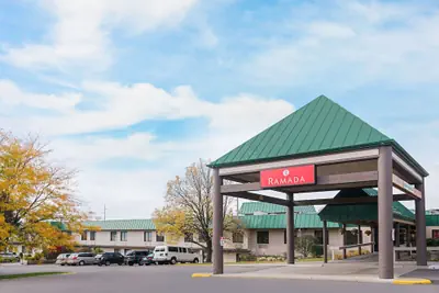 Photo 2 - Ramada Hotel & Conference Center by Wyndham Plymouth