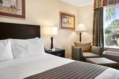 Photo 4 - Days Inn by Wyndham Concord
