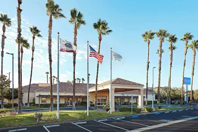 Photo 2 - Hilton Garden Inn Valencia Six Flags