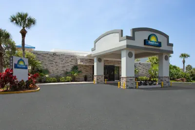 Photo 2 - Days Inn by Wyndham Orlando Conv. Center/International Dr