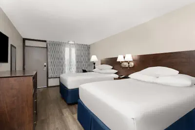 Photo 5 - Days Inn by Wyndham Orlando Conv. Center/International Dr