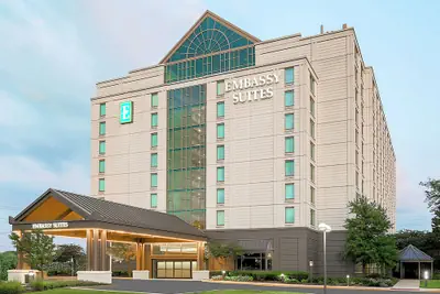 Photo 2 - Embassy Suites by Hilton Chicago Lombard Oak Brook