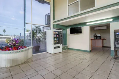 Photo 4 - Rodeway Inn Clearwater - Largo