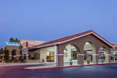 Photo 2 - Travelodge by Wyndham Hemet CA