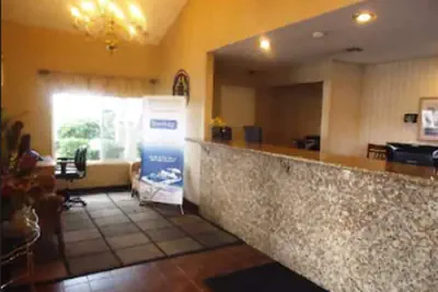 Photo 5 - Travelodge by Wyndham Hemet CA
