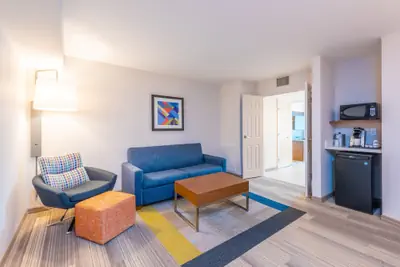 Photo 3 - Holiday Inn Express & Suites Bradenton West by IHG