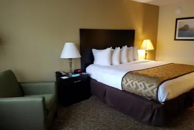 Photo 4 - Best Western Crossroads Inn