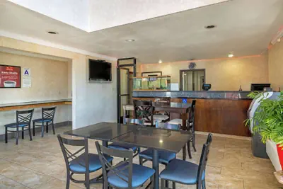 Photo 4 - Econo Lodge Moreno Valley