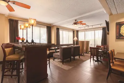 Photo 5 - Hampton Inn Des Moines-Airport