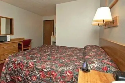 Photo 5 - Econo Lodge Dumas