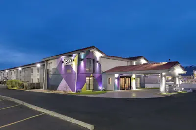 Photo 2 - Spark by Hilton Rock Springs