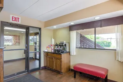 Photo 5 - Red Roof Inn Kalamazoo East - Expo Center