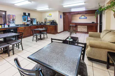 Photo 3 - Days Inn by Wyndham El Reno