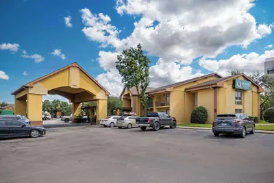 Photo 2 - Quality Inn & Suites NRG Park - Medical Center