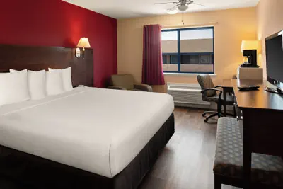 Photo 4 - Bay Breeze Inn