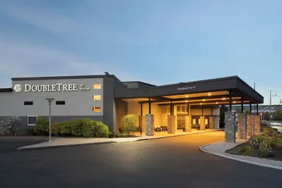Photo 2 - DoubleTree by Hilton Providence Airport Warwick