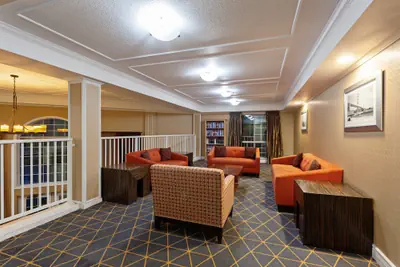 Photo 3 - Holiday Inn Hotel & Suites San Mateo-San Francisco SFO by IHG