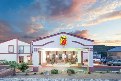 Photo 2 - Super 8 by Wyndham Kerrville TX