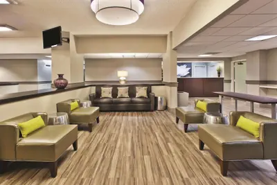 Photo 4 - La Quinta Inn & Suites by Wyndham Charleston Riverview