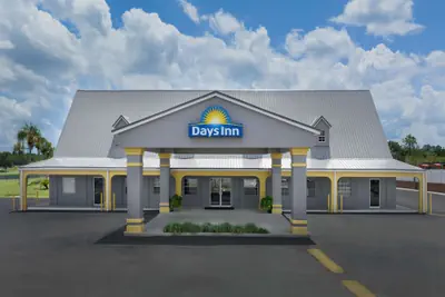 Photo 2 - Days Inn by Wyndham Lake City I-75