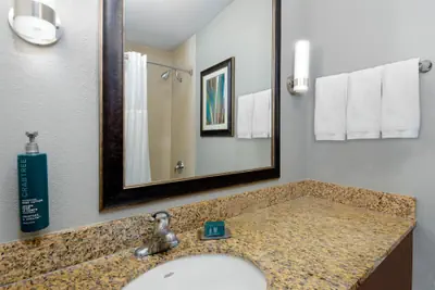 Photo 5 - DoubleTree by Hilton Hotel West Palm Beach Airport