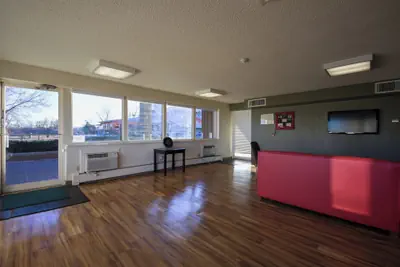 Photo 5 - HomeTowne Studios by Red Roof Denver - Lakewood West