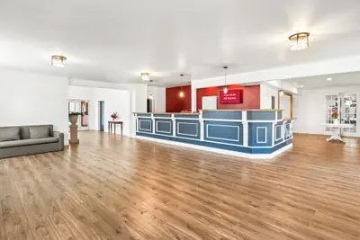 Photo 3 - HomeTowne Studios by Red Roof Yuba City Bonanza – Marysville