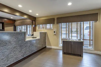 Photo 3 - Best Western Carmel's Town House Lodge