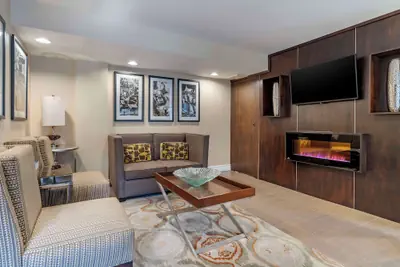 Photo 2 - Best Western Carmel's Town House Lodge