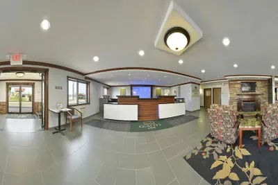 Photo 3 - Quality Inn Cedar Rapids South