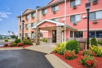 Photo 2 - Quality Inn Cedar Rapids South
