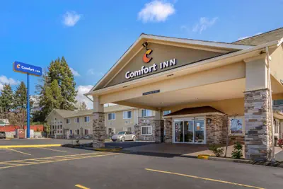 Photo 2 - Comfort Inn Roseburg