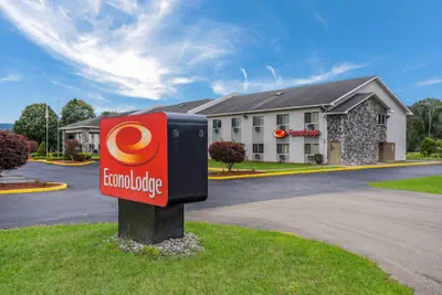 Photo 2 - Econo Lodge Painted Post - Corning