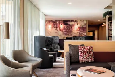 Photo 4 - Courtyard by Marriott Chicago O'Hare