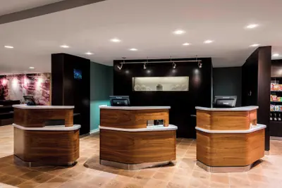 Photo 3 - Courtyard by Marriott Chicago O'Hare