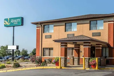 Photo 2 - Quality Inn at Collins Road - Cedar Rapids