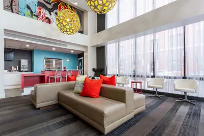 Photo 3 - Comfort Inn & Suites Baltimore Inner Harbor
