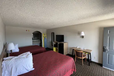 Photo 5 - Days Inn by Wyndham San Antonio Morgan's Wonderland / IH-35 N