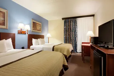 Photo 4 - Ramada by Wyndham Fargo