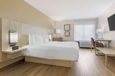 Photo 2 - Best Western Plus Sugar Land/Stafford