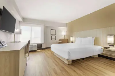 Photo 5 - Best Western Plus Sugar Land/Stafford