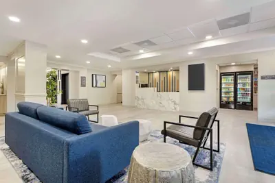 Photo 4 - Best Western Plus Sugar Land/Stafford