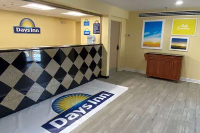 Photo 3 - Days Inn by Wyndham Atlanta/Southlake/Morrow