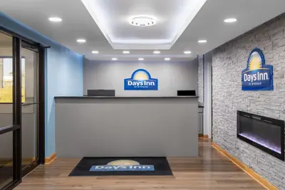 Photo 4 - Days Inn by Wyndham Cloverdale Greencastle