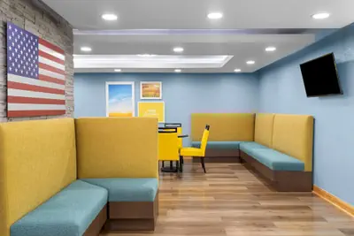 Photo 5 - Days Inn by Wyndham Cloverdale Greencastle