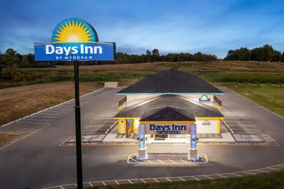 Photo 2 - Days Inn by Wyndham Cloverdale Greencastle