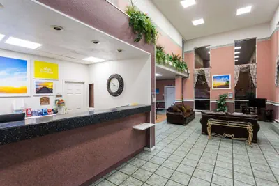 Photo 4 - Days Inn & Suites by Wyndham Port Richey