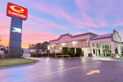Photo 2 - Econo Lodge Lenoir City - Knoxville Area